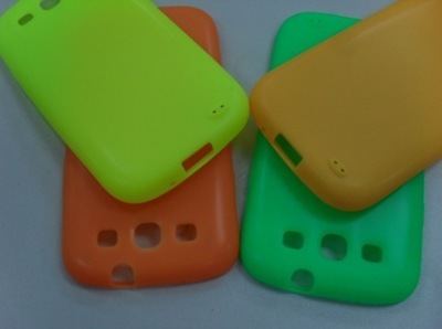 三星i9300手機(jī)TPU保護(hù)殼 耀豐塑膠五金制品全方位介紹
